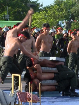 Màn trình diễn võ thuật tuyệt đối điện ảnh