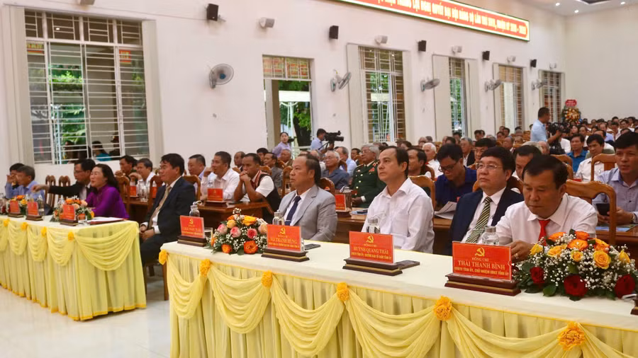 Các đại biểu dự lễ kỷ niệm 70 năm Ngày thành lập Đảng bộ huyện Ia Grai. Ảnh: P.D