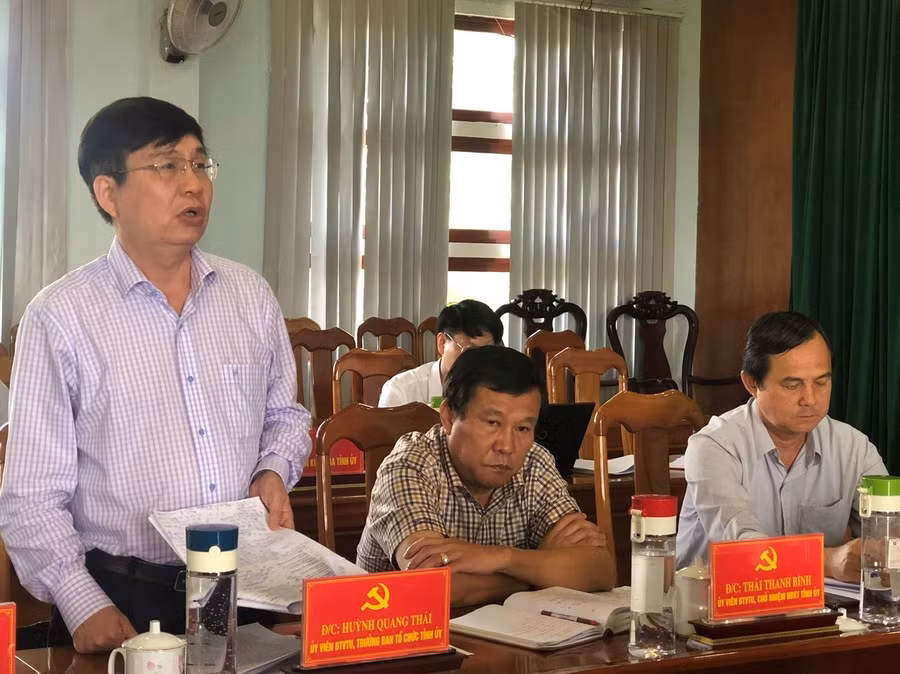 Ủy viên Ban Thường vụ Tỉnh ủy, Trưởng Ban Tổ chức Tỉnh ủy Huỳnh Quang Thái tham gia ý kiến tại buổi làm việc. Ảnh: Anh Huy Ủy viên Ban Thường vụ Tỉnh ủy, Trưởng Ban Tổ chức Tỉnh ủy Huỳnh Quang Thái tham gia ý kiến tại buổi làm việc. Ảnh: Anh Huy