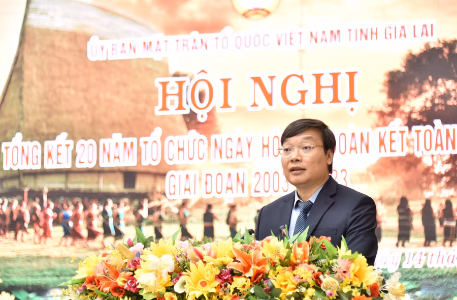 Phó Bí thư Tỉnh ủy, Chủ tịch UBND tỉnh Trương Hải Long phát biểu tại hội nghị. Ảnh: Đức Thụy