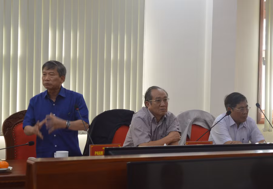 Ông Phạm Đình Thu-nguyên Phó Bí thư Thường trực Tỉnh ủy tham gia ý kiến. Ảnh: Anh Huy