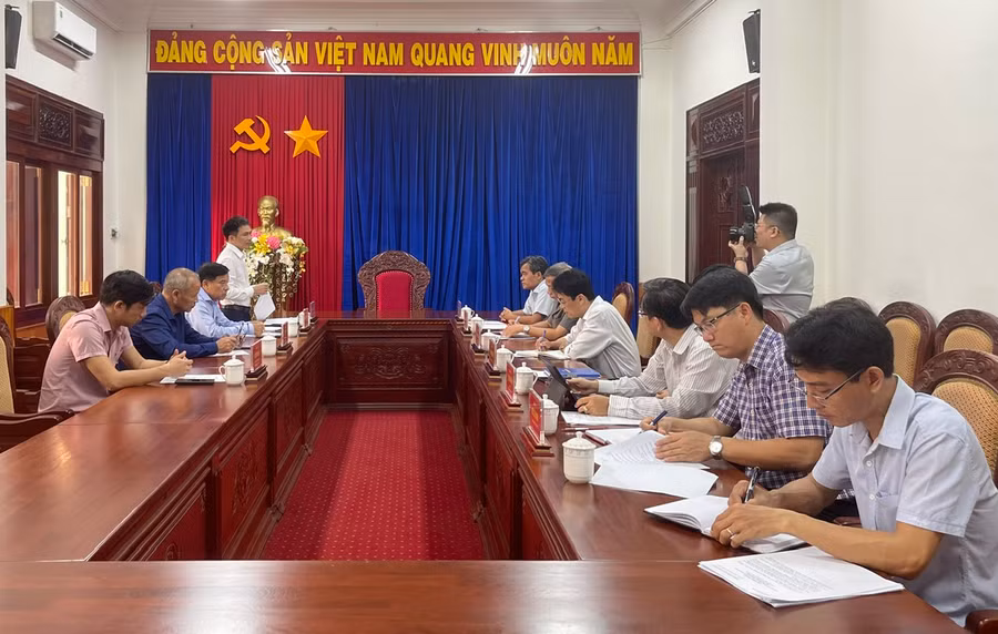 Đại diện Cơ quan Thường trực Báo Nhân Dân tại Đà Nẵng trao đổi tình hình với lãnh đạo Tỉnh ủy và đại diện một số cơ quan, ban ngành của tỉnh. Ảnh: P.D Đại diện Cơ quan Thường trực Báo Nhân Dân tại Đà Nẵng trao đổi tình hình với lãnh đạo Tỉnh ủy và đại diện một số cơ quan, ban ngành của tỉnh. Ảnh: P.D