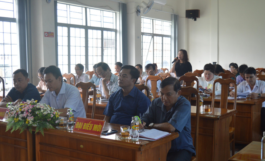 Các đại biểu tham gia ý kiến tại Hội nghị. Ảnh: Anh Huy Các đại biểu tham gia ý kiến tại Hội nghị. Ảnh: Anh Huy