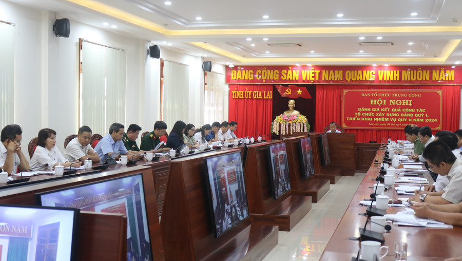 Quang cảnh hội nghị tại điểm cầu Trụ sở Tỉnh ủy. Ảnh: P.D Quang cảnh hội nghị tại điểm cầu Trụ sở Tỉnh ủy. Ảnh: P.D