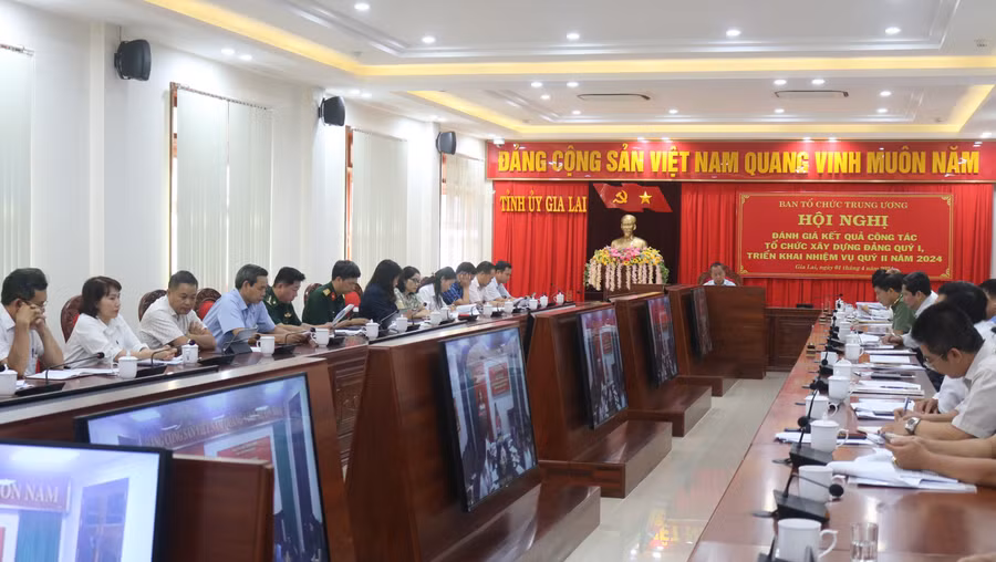 Quang cảnh hội nghị tại điểm cầu Trụ sở Tỉnh ủy. Ảnh: P.D