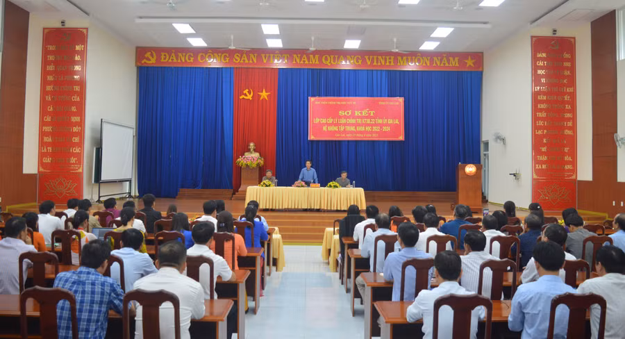 Quang cảnh lễ sơ kết. Ảnh: Anh Huy Quang cảnh lễ sơ kết. Ảnh: Anh Huy