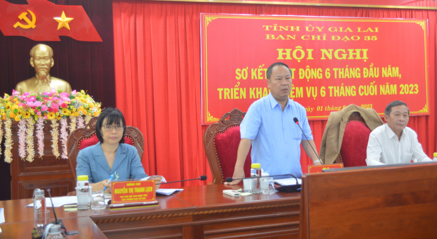 Đồng chí Châu Ngọc Tuấn-Phó Bí thư Thường trực Tỉnh ủy, Trưởng đoàn đại biểu Quốc hội tỉnh, Trưởng Ban Chỉ đạo 35 tỉnh phát biểu chỉ đạo tại hội nghị. Ảnh: Anh Huy