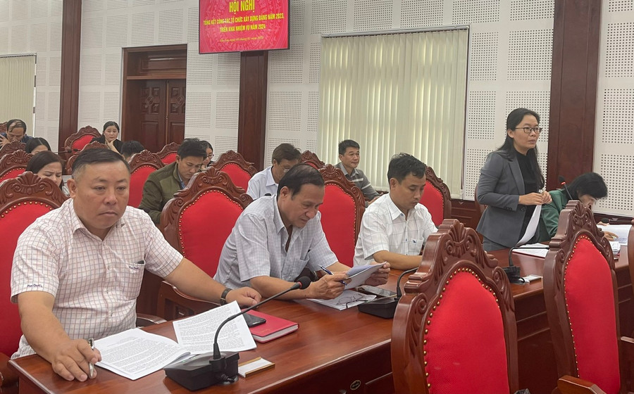 Các đại biểu trao đổi, thảo luận tại hội nghị. Ảnh: Anh Huy Các đại biểu trao đổi, thảo luận tại hội nghị. Ảnh: Anh Huy