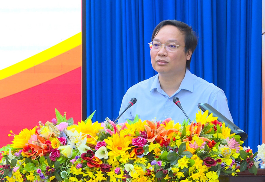 Chủ tịch UBND tỉnh Trương Hải Long quán triệt một số chỉ thị, kết luận. Ảnh: P.D