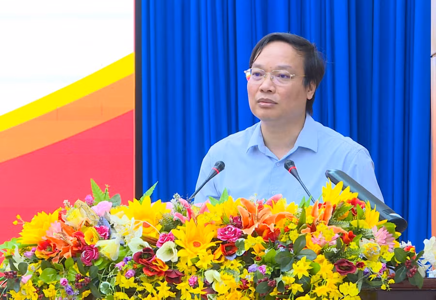 Chủ tịch UBND tỉnh Trương Hải Long quán triệt một số chỉ thị, kết luận. Ảnh: P.D