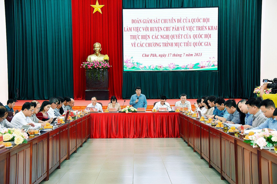 Quang cảnh buổi làm việc tại huyện Chư Păh. Ảnh: Đức Thụy Quang cảnh buổi làm việc tại huyện Chư Păh. Ảnh: Đức Thụy