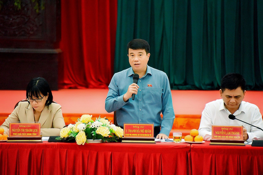 Đồng chí Y Thanh Hà Niê Kđăm-Ủy viên Ban Chấp hành Trung ương Đảng, Ủy viên Ủy ban Thường vụ Quốc hội, Chủ tịch Hội đồng Dân tộc Quốc hội phát biểu tại buổi làm việc. Ảnh: Đức Thụy Đồng chí Y Thanh Hà Niê Kđăm-Ủy viên Ban Chấp hành Trung ương Đảng, Ủy viên Ủy ban Thường vụ Quốc hội, Chủ tịch Hội đồng Dân tộc Quốc hội phát biểu tại buổi làm việc. Ảnh: Đức Thụy