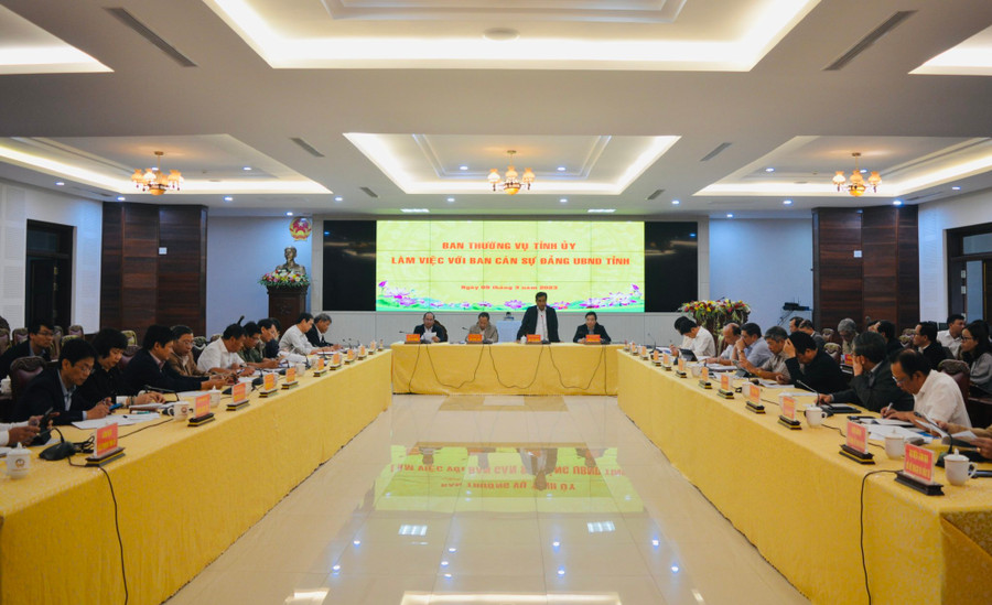 Quang cảnh buổi làm việc của Ban Thường vụ Tỉnh ủy với Ban Cán sự Đảng UBND tỉnh. Ảnh: Anh Huy