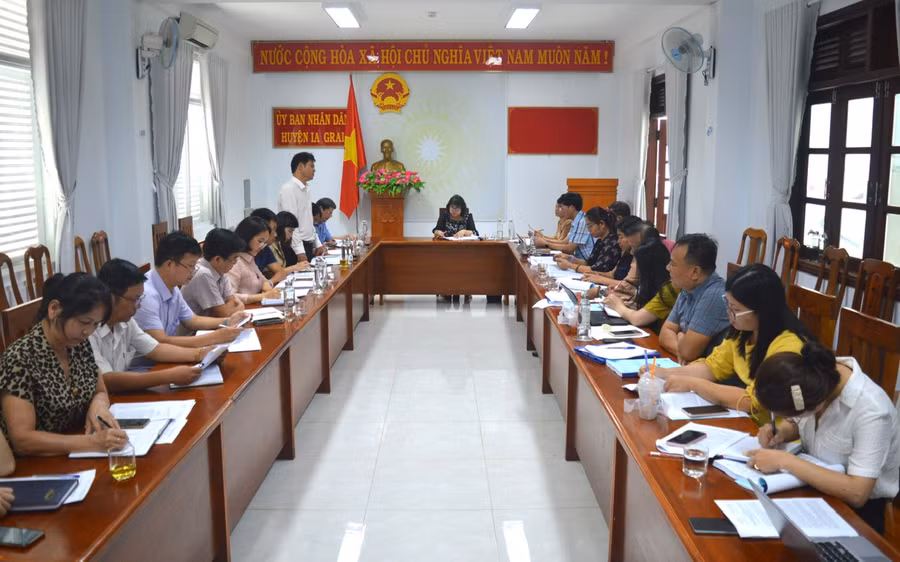 Quang cảnh Đoàn giám sát của Ban Dân tộc HĐND tỉnh làm việc với huyện Ia Grai. Ảnh: Anh Huy