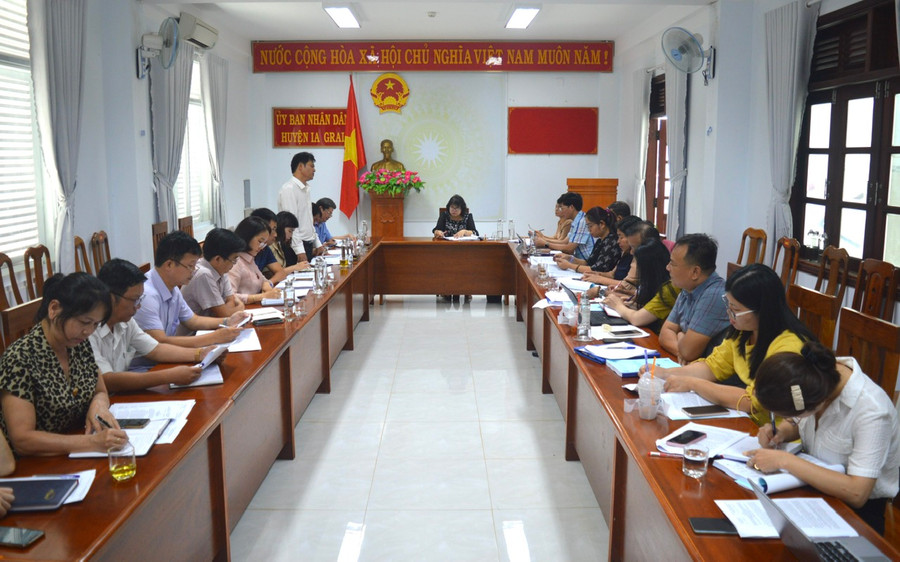 Quang cảnh Đoàn giám sát của Ban Dân tộc HĐND tỉnh làm việc với huyện Ia Grai. Ảnh: Anh Huy