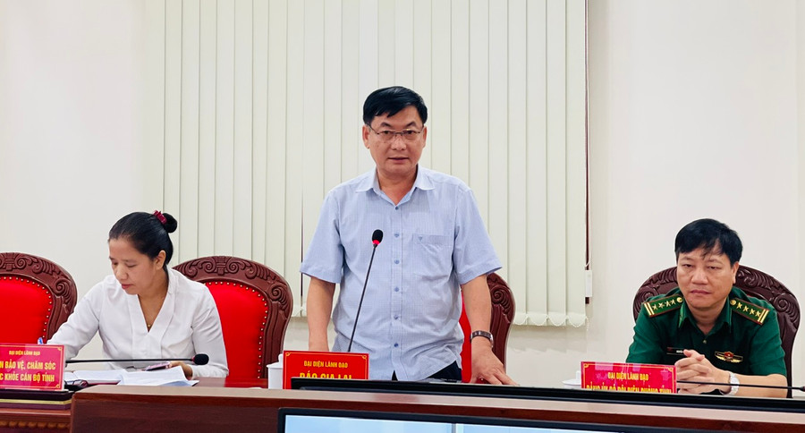 Đồng chí Huỳnh Kiên-Bí thư Đảng ủy, Tổng biên tập Báo Gia Lai tham gia ý kiến tại hội nghị. Ảnh: P.D Đồng chí Huỳnh Kiên-Bí thư Đảng ủy, Tổng biên tập Báo Gia Lai tham gia ý kiến tại hội nghị. Ảnh: P.D