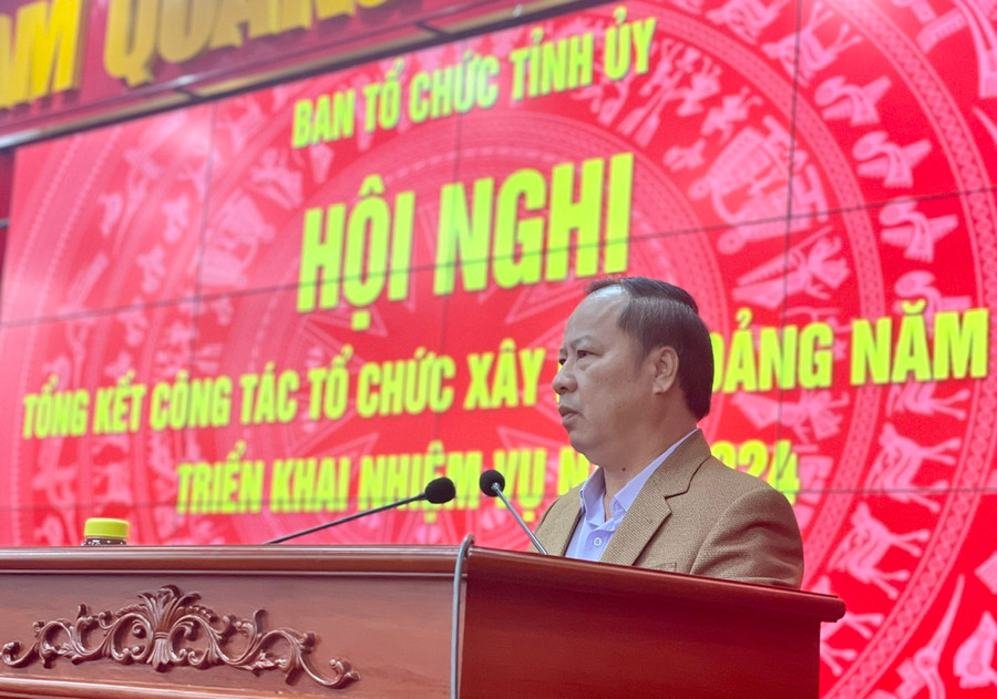 Phó Bí thư Thường trực Tỉnh ủy, Trưởng đoàn Đại biểu Quốc hội tỉnh Châu Ngọc Tuấn phát biểu chỉ đạo tại hội nghị. Ảnh: Anh Huy Phó Bí thư Thường trực Tỉnh ủy, Trưởng đoàn Đại biểu Quốc hội tỉnh Châu Ngọc Tuấn phát biểu chỉ đạo tại hội nghị. Ảnh: Anh Huy