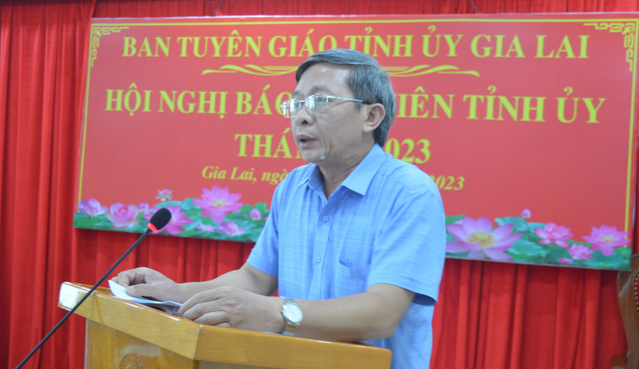 Đồng chí Huỳnh Thế Mạnh-Ủy viên Ban Thường vụ Tỉnh ủy, Trưởng ban Tuyên giáo Tỉnh ủy định hướng công tác tuyên truyền trong thời gian tới. Ảnh: Anh Huy