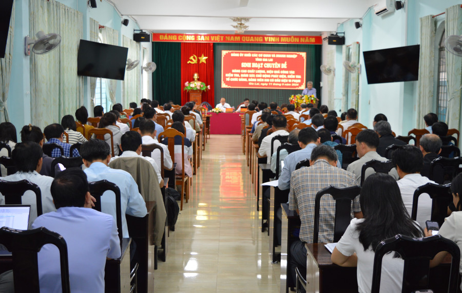 Quang cảnh buổi sinh hoạt chuyên đề "Nâng cao chất lượng, hiệu quả công tác kiểm tra, giám sát; chủ động phát hiện, kiểm tra tổ chức đảng, đảng viên khi có dấu hiệu vi phạm”. Ảnh: P.D Quang cảnh buổi sinh hoạt chuyên đề "Nâng cao chất lượng, hiệu quả công tác kiểm tra, giám sát; chủ động phát hiện, kiểm tra tổ chức đảng, đảng viên khi có dấu hiệu vi phạm”. Ảnh: P.D