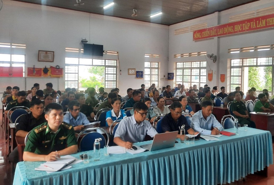 Thành viên các tổ tự quản tham gia tập huấn. Ảnh: Quang Hanh Thành viên các tổ tự quản tham gia tập huấn. Ảnh: Quang Hanh