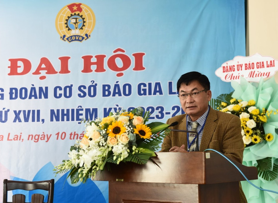 Đồng chí Huỳnh Kiên-Bí thư Đảng ủy, Tổng Biên tập Báo Gia Lai phát biểu chỉ đạo tại Đại hội. Ảnh: Đức Thụy