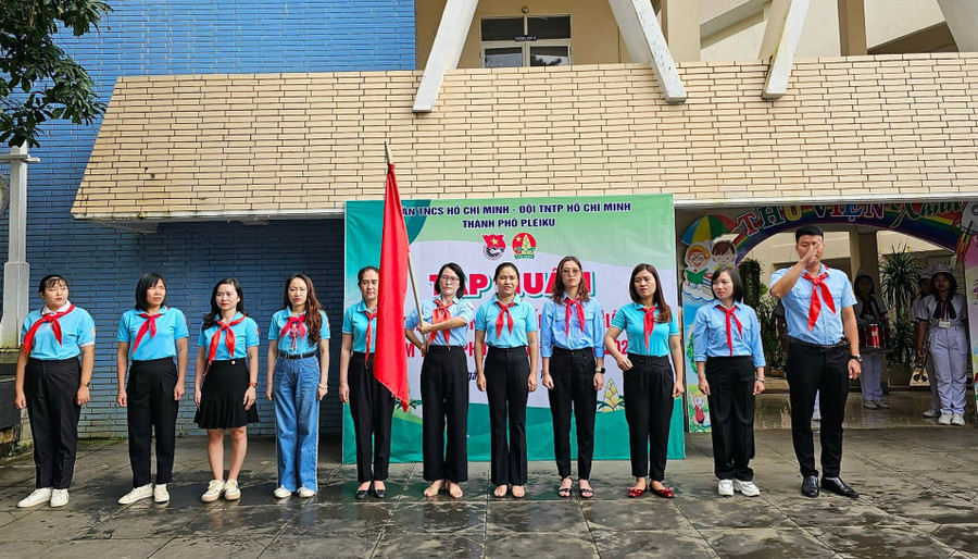 Các giáo viên Tổng phụ trách Đội tham gia lớp tập huấn kỹ năng. Ảnh: Anh Huy