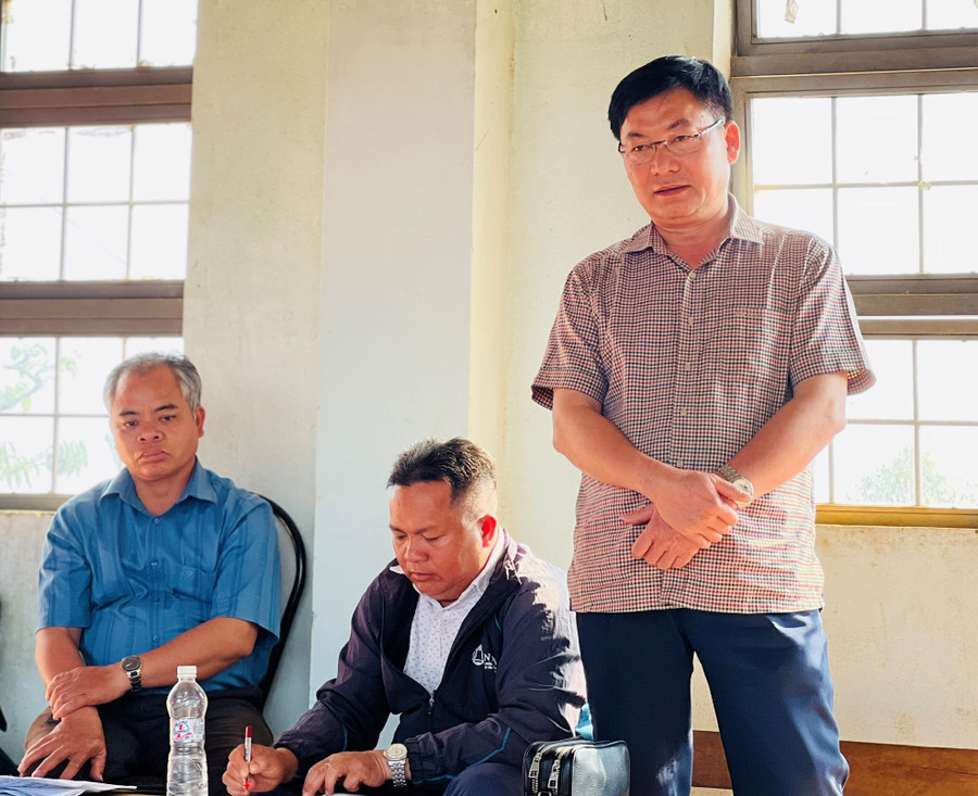 Bí thư Đảng ủy, Tổng Biên tập Báo Gia Lai Huỳnh Kiên phát biểu tại buổi sinh hoạt. Ảnh: P.D