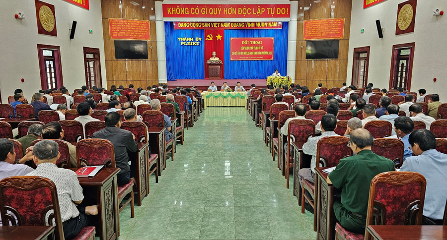 Quang cảnh buổi đối thoại. Ảnh: Anh Huy Quang cảnh buổi đối thoại. Ảnh: Anh Huy