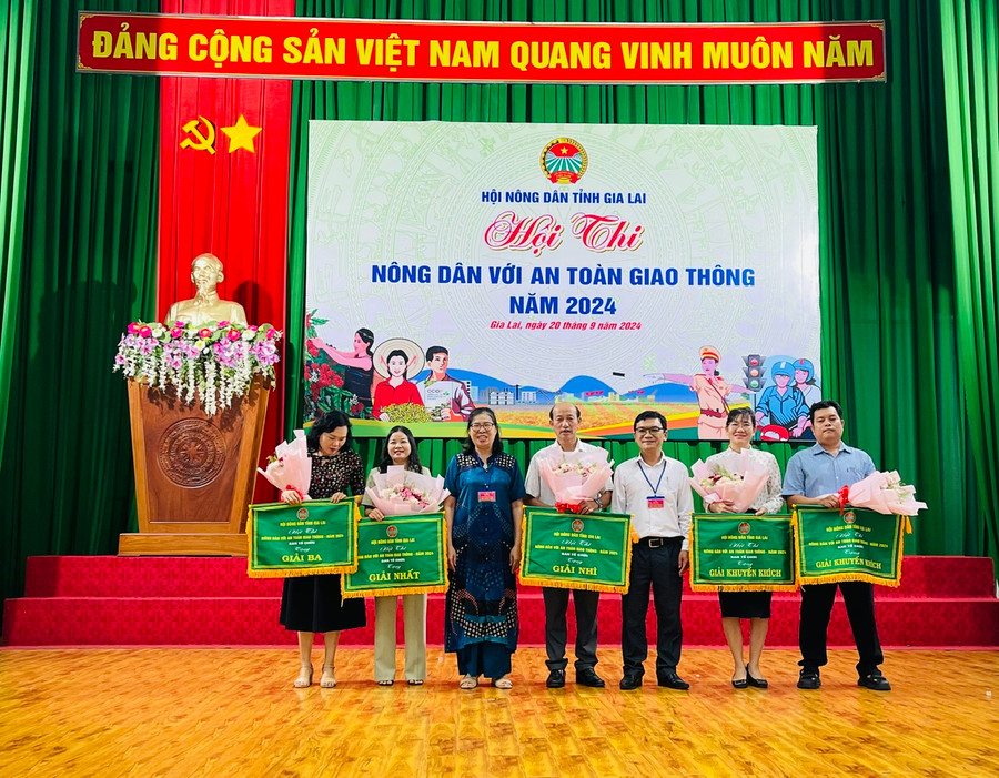 Hội thi "Nông dân với an toàn giao thông": Sân chơi hữu ích ảnh 3