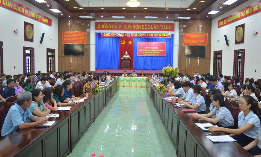 Quang cảnh hội nghị tại Hội trường 19-5 (TP. Pleiku). Ảnh: Anh Huy Quang cảnh hội nghị tại Hội trường 19-5 (TP. Pleiku). Ảnh: Anh Huy