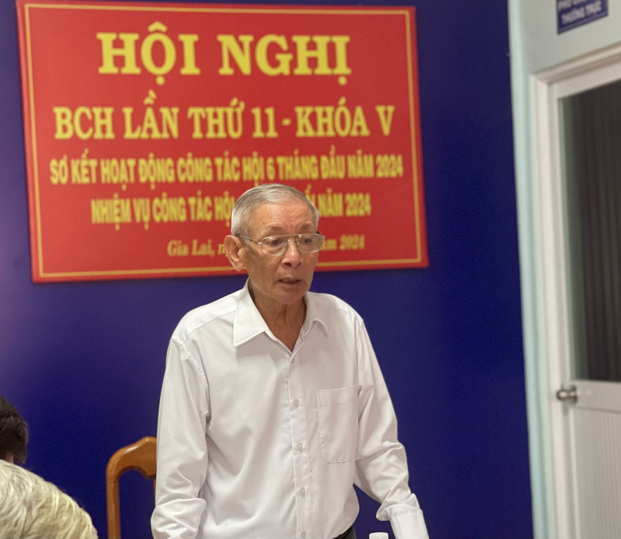 Ông Trương Đình Ba-Chủ tịch Hội Bảo trợ người khuyết tật và bảo vệ quyền trẻ em tỉnh gợi ý các nội dung thảo luận tại hội nghị. Ảnh: P.D Ông Trương Đình Ba-Chủ tịch Hội Bảo trợ người khuyết tật và bảo vệ quyền trẻ em tỉnh gợi ý các nội dung thảo luận tại hội nghị. Ảnh: P.D