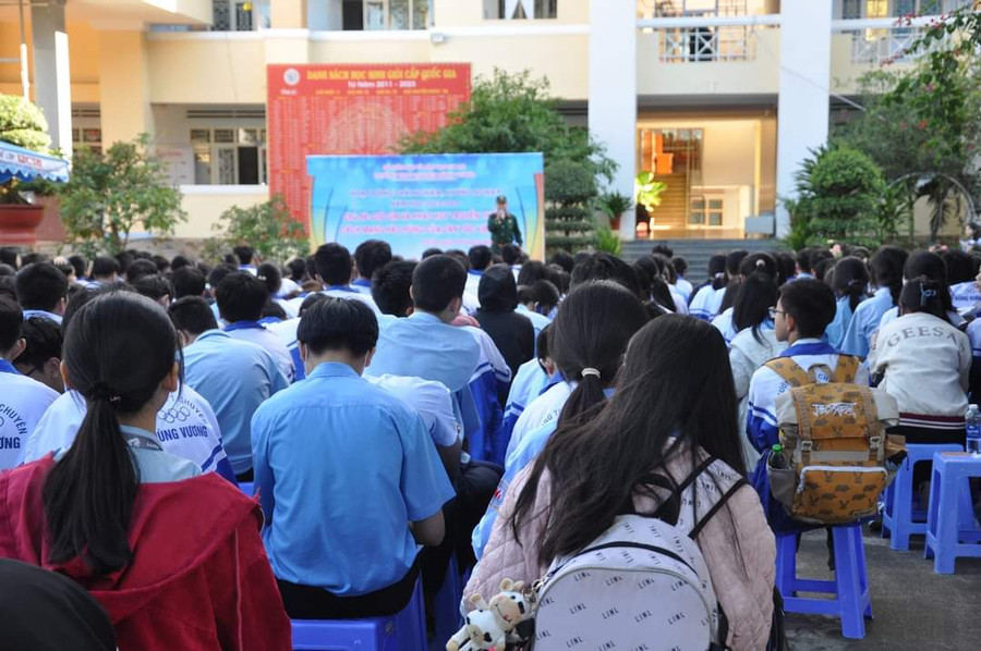 Các cấp Hội cựu chiến binh thành phố Pleiku luôn chú trọng công tác giáo dục truyền thống cho thế hệ trẻ. Ảnh: L.Tứ