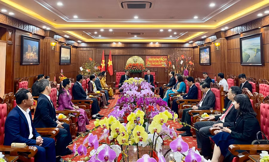 Quang cảnh buổi tiếp đón Đoàn đại biểu cấp cao tỉnh Ratanakiri tại Trụ sở Tỉnh ủy. Ảnh: Anh Huy