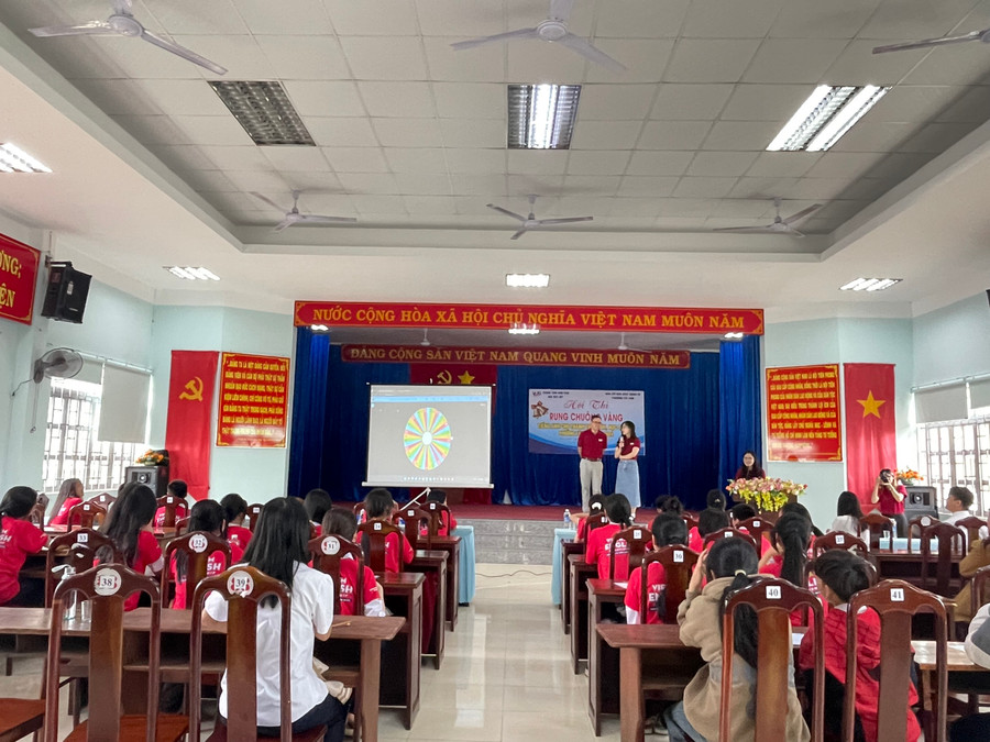 Toàn cảnh hội thi Rung chuông vàng tiếng Anh cho thanh-thiếu nhi, học sinh hè năm 2024. Ảnh: Đồng Lai