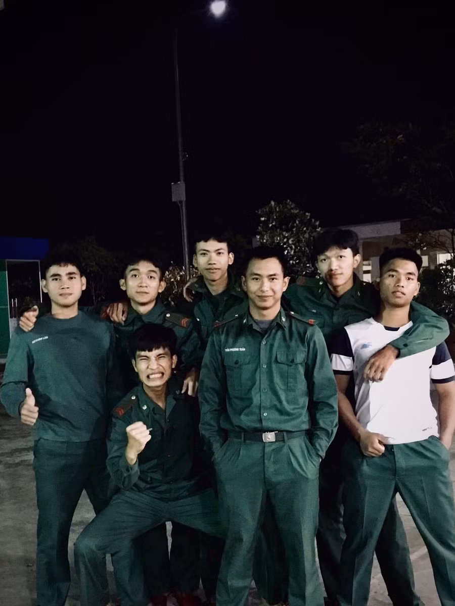 Những chiến sĩ Bộ đội Biên phòng tỉnh Gia Lai healthy life style sau thời gian căng thẳng. Ảnh: NVCC