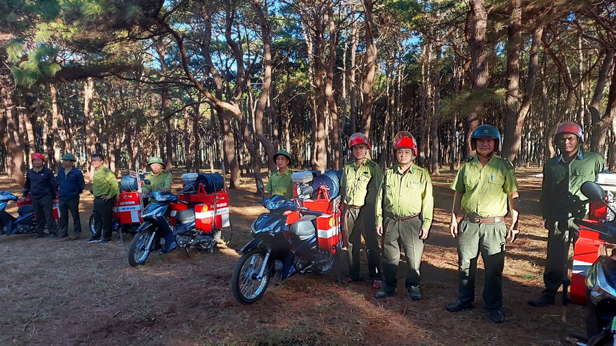 Các phương tiện sẵn sàng tham gia chữa cháy rừng trong mùa khô 2024. Ảnh: Nguyễn Diệp