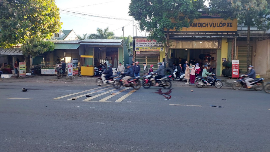 Hiện trường vụ tai nạn. Ảnh: Nguyễn Diệp Hiện trường vụ tai nạn. Ảnh: Nguyễn Diệp