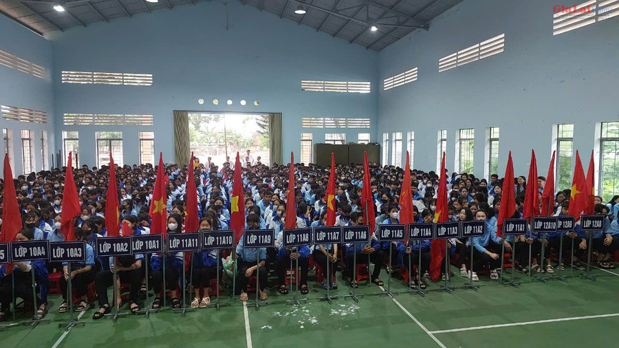 Quang cảnh lễ khai giải tại Trường THPT Trần Quốc Tuấn( huyện Phú Thiện). Ảnh: Nguyễn Diệp Quang cảnh lễ khai giải tại Trường THPT Trần Quốc Tuấn( huyện Phú Thiện). Ảnh: Nguyễn Diệp