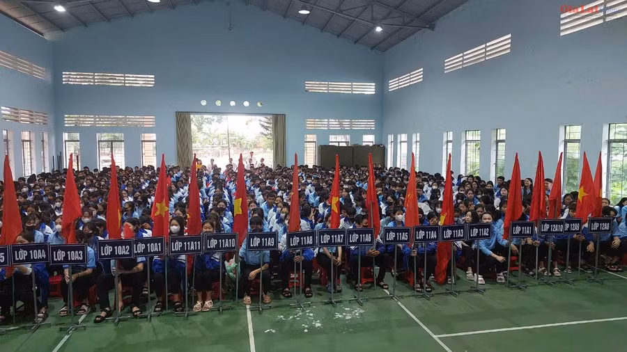 Quang cảnh lễ khai giải tại Trường THPT Trần Quốc Tuấn( huyện Phú Thiện). Ảnh: Nguyễn Diệp