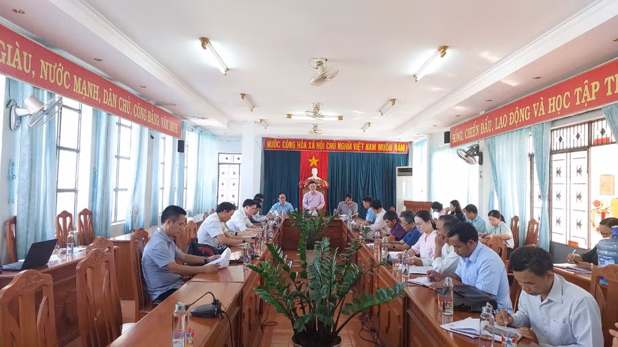 Quang cảnh cuộc họp tại UBND huyện Đức Cơ. Ảnh: Nguyễn Diệp