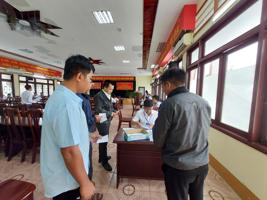 Các thí sinh chuẩn bị vòng phỏng vấn chuyên môn nghiệp vụ. Ảnh: Nguyễn Diệp Các thí sinh chuẩn bị vòng phỏng vấn chuyên môn nghiệp vụ. Ảnh: Nguyễn Diệp