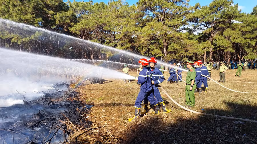 Lực lượng Ban Chỉ huy PCCCR cấp tỉnh sẵn sàng ứng phó khi có cháy rừng xảy ra trong mùa khô năm nay. Ảnh: Nguyễn Diệp