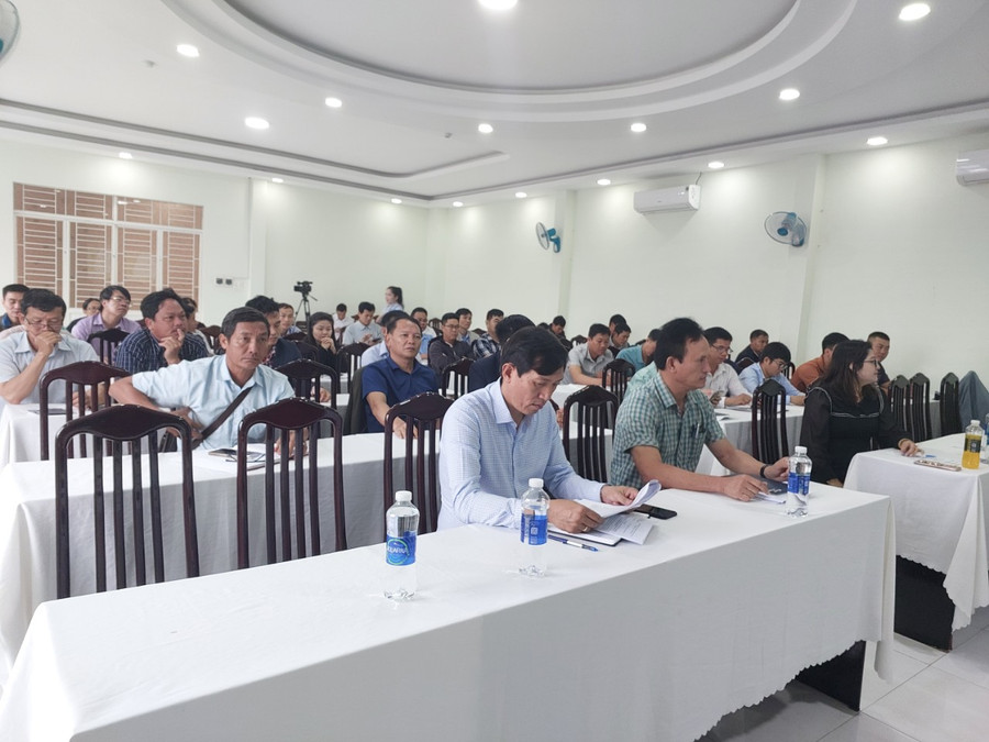 Quang cảnh lớp tập huấn phổ biến những quy định kiểm dịch chuối, sầu riêng, chanh dây xuất khẩu sang thị trường các nước. Ảnh: Nguyễn Diệp