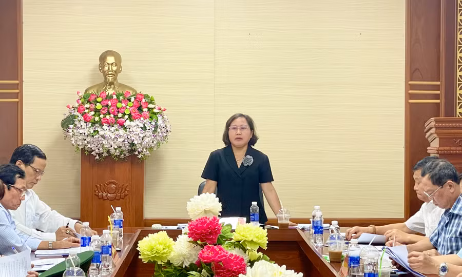 Bà Ayun H’Bút-Tỉnh ủy viên, Phó Chủ tịch HĐND tỉnh phát biểu tại buổi làm việc. Ảnh: V.T