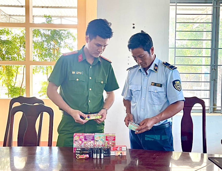 Lực lượng chức năng tăng cường kiểm tra và xử lý vi phạm đối với  Lực lượng chức năng tăng cường kiểm tra và xử lý vi phạm đối với