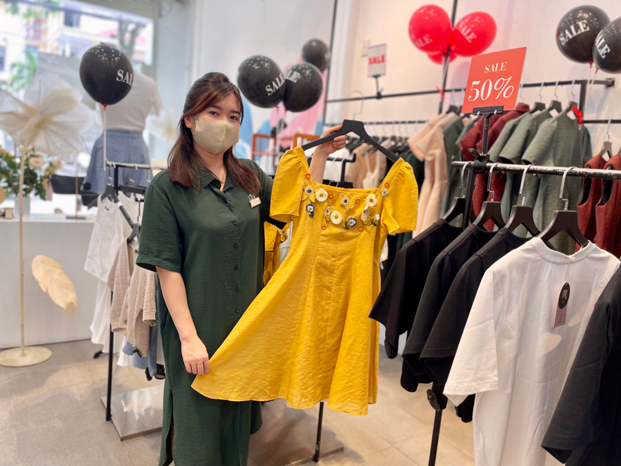 Nhiều sản phẩm của OLV đang có mức giảm sâu đến ngày 30-11. Ảnh: V.T Nhiều sản phẩm của OLV đang có mức giảm sâu đến ngày 30-11. Ảnh: V.T