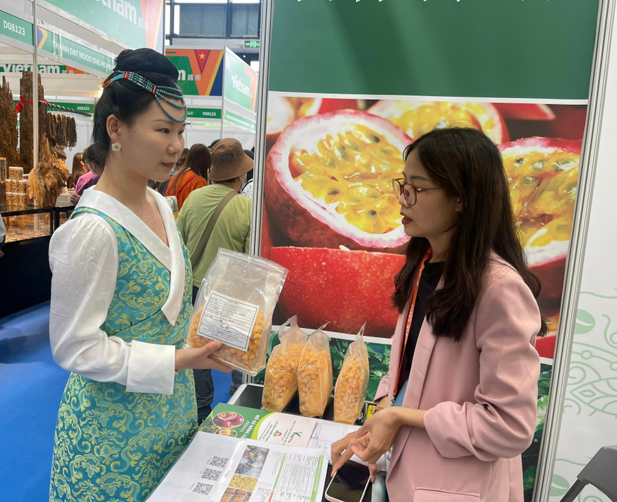 Gian hàng của Công ty TNHH Nông Sản Việt Tâm An Gia Lai tại hội chợ. Ảnh: Trung tâm Khuyến công và Xúc tiến thương mại (Sở Công thương Gia Lai). Gian hàng của Công ty TNHH Nông Sản Việt Tâm An Gia Lai tại hội chợ. Ảnh: Trung tâm Khuyến công và Xúc tiến thương mại (Sở Công thương Gia Lai).