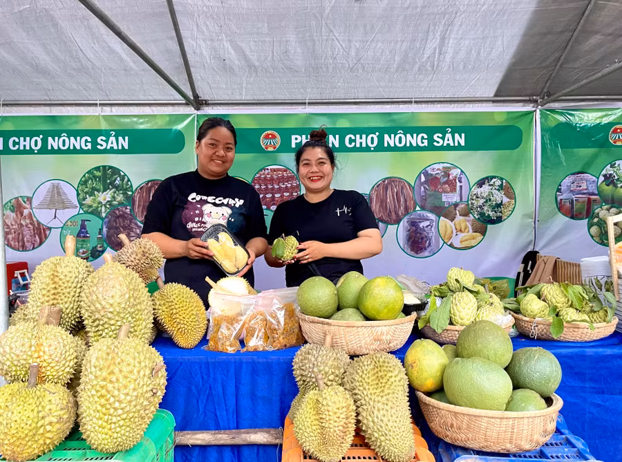 Thông qua hoạt động xúc tiến thương mại đã hỗ trợ các hộ sản xuất kinh doanh kết nối tiêu thụ nông sản. Ảnh: V.T Thông qua hoạt động xúc tiến thương mại đã hỗ trợ các hộ sản xuất kinh doanh kết nối tiêu thụ nông sản. Ảnh: V.T