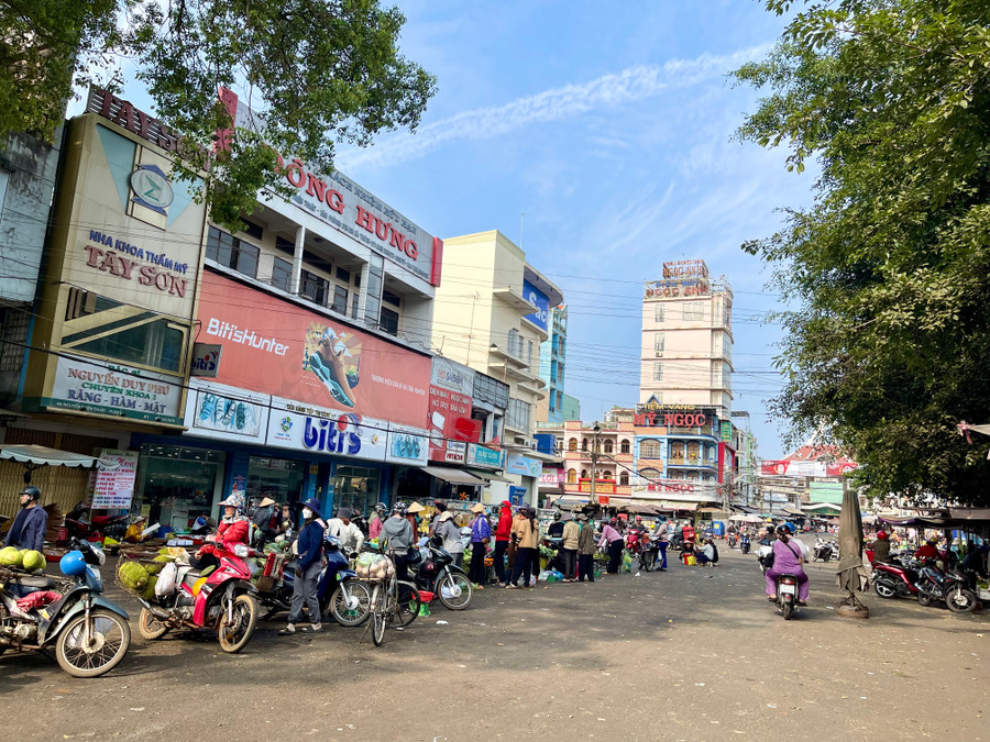 Hết ngày 31-3, hoạt động ở khu vực chợ đêm sẽ chấm dứt. Ảnh: Vũ Thảo Hết ngày 31-3, hoạt động ở khu vực chợ đêm sẽ chấm dứt. Ảnh: Vũ Thảo