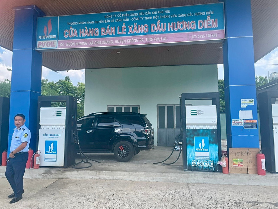 Công ty TNHH một thành viên xăng dầu Hương Diễm bị phạt 50 triệu đồng. Ảnh: ĐVCC Công ty TNHH một thành viên xăng dầu Hương Diễm bị phạt 50 triệu đồng. Ảnh: ĐVCC